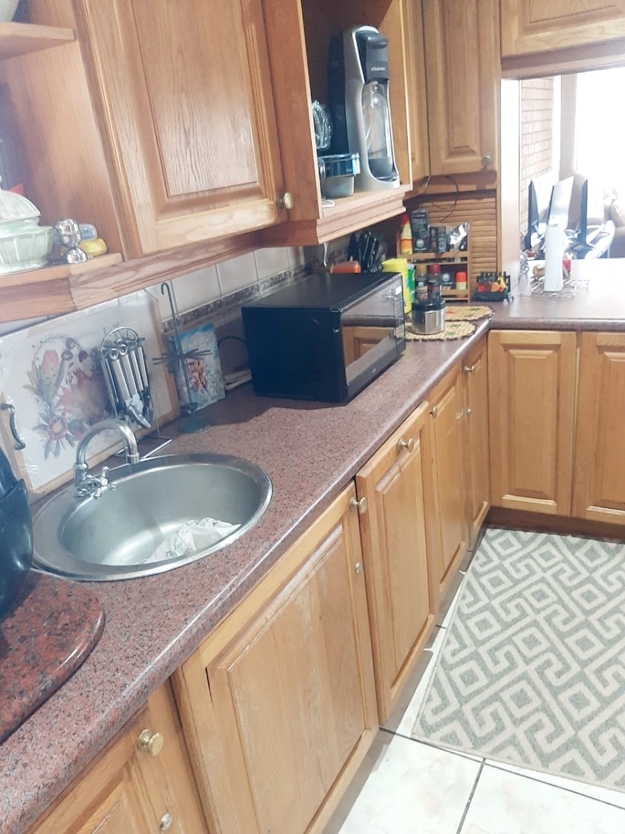 4 Bedroom Property for Sale in Beacon Bay Eastern Cape
